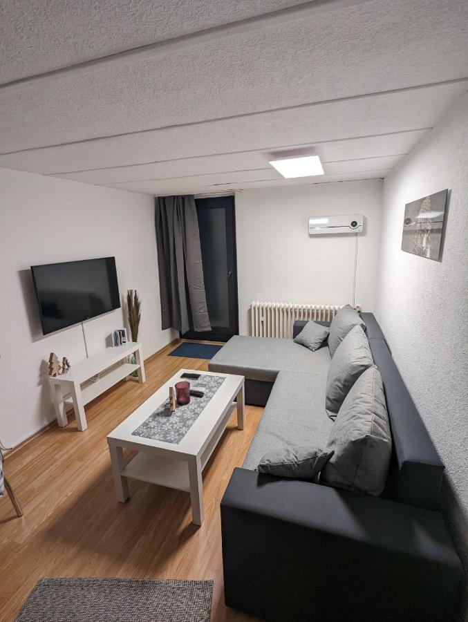 Direkt An Der S-Bahn Gelegenes Gemutliches Souterrain Apartment Mit Privatem Zugang Troisdorf Esterno foto